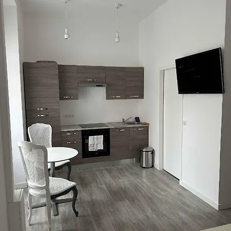Situe Dans La Gallia Historique Apartamento *